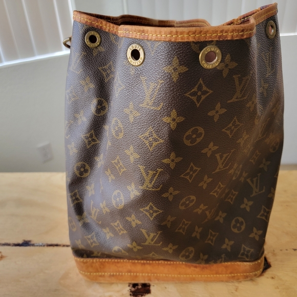 Louis Vuitton Handbags - Louis Vuitton Monogram Canvas Noé Large Bag